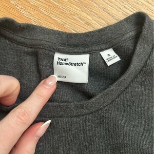 Aritzia TNA Homestretch Gray Short Sleeve Tee